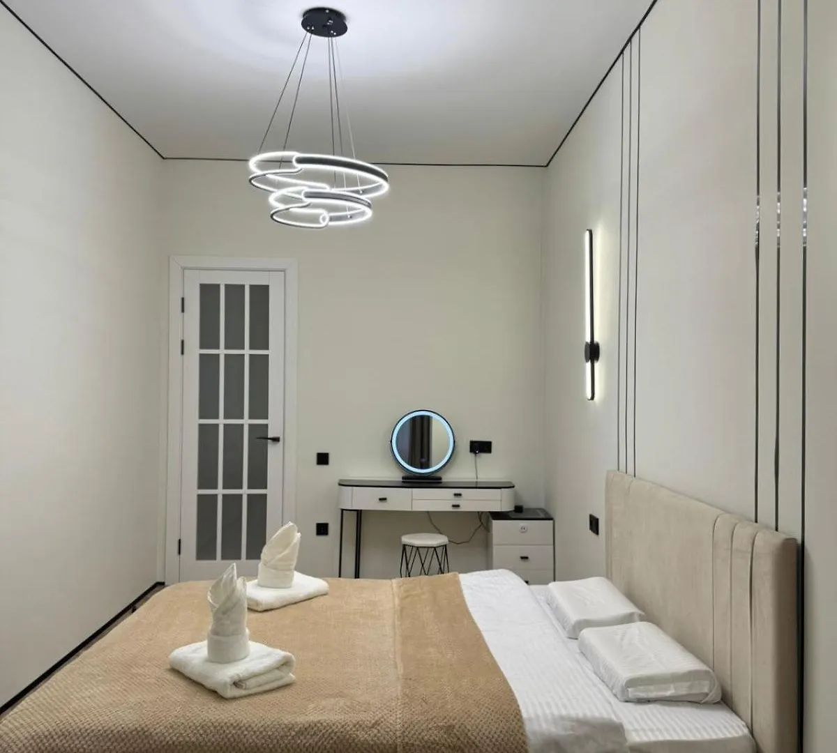 Двухкомнатная Студия С Роскошным Видом На Горы И На Город Almaty Apartment